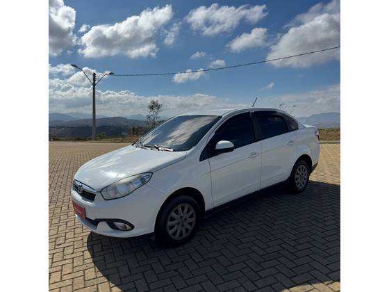FIAT GRAND SIENA 1.4 MPI ATTRACTIVE 8V FLEX 4P MANUAL FIAT GRAND SIENA 1.4 MPI ATTRACTIVE 8V FLEX 4P MANUAL